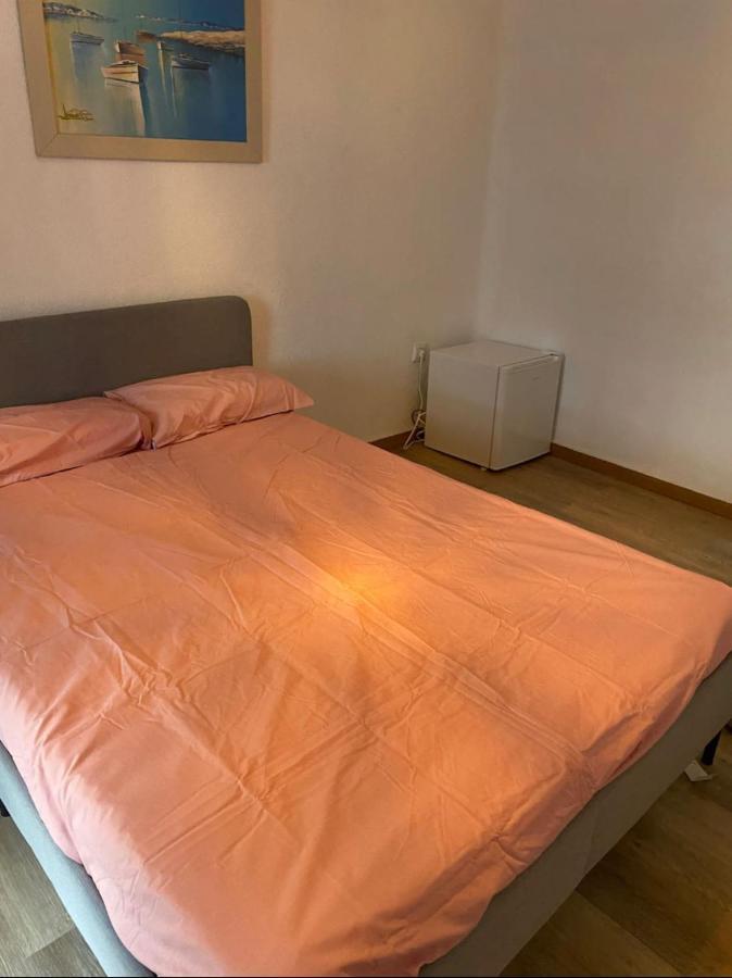 Apartamento De Habitaciones Privadas En El Centro De Malaga Exterior photo