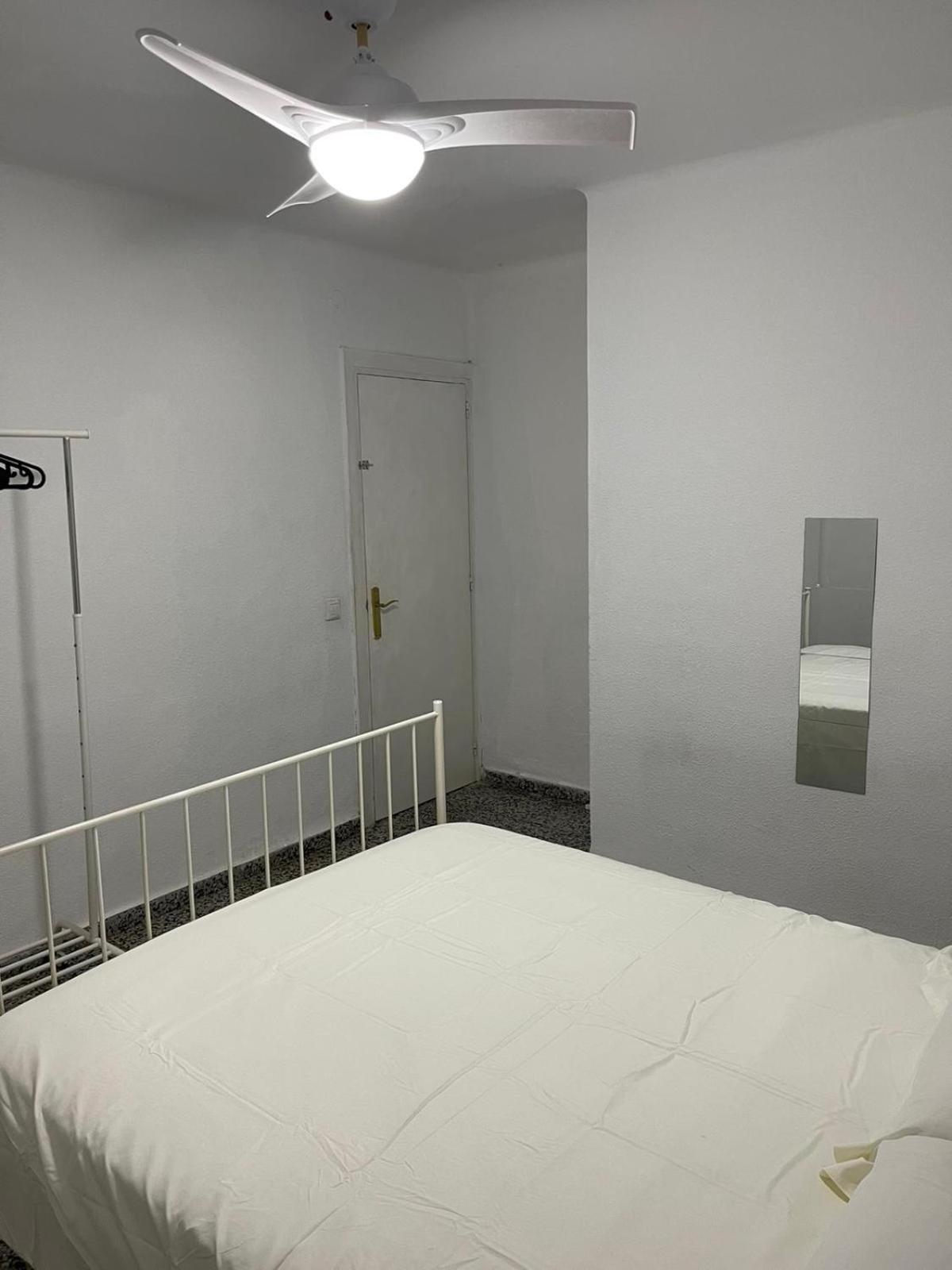 Apartamento De Habitaciones Privadas En El Centro De Malaga Exterior photo