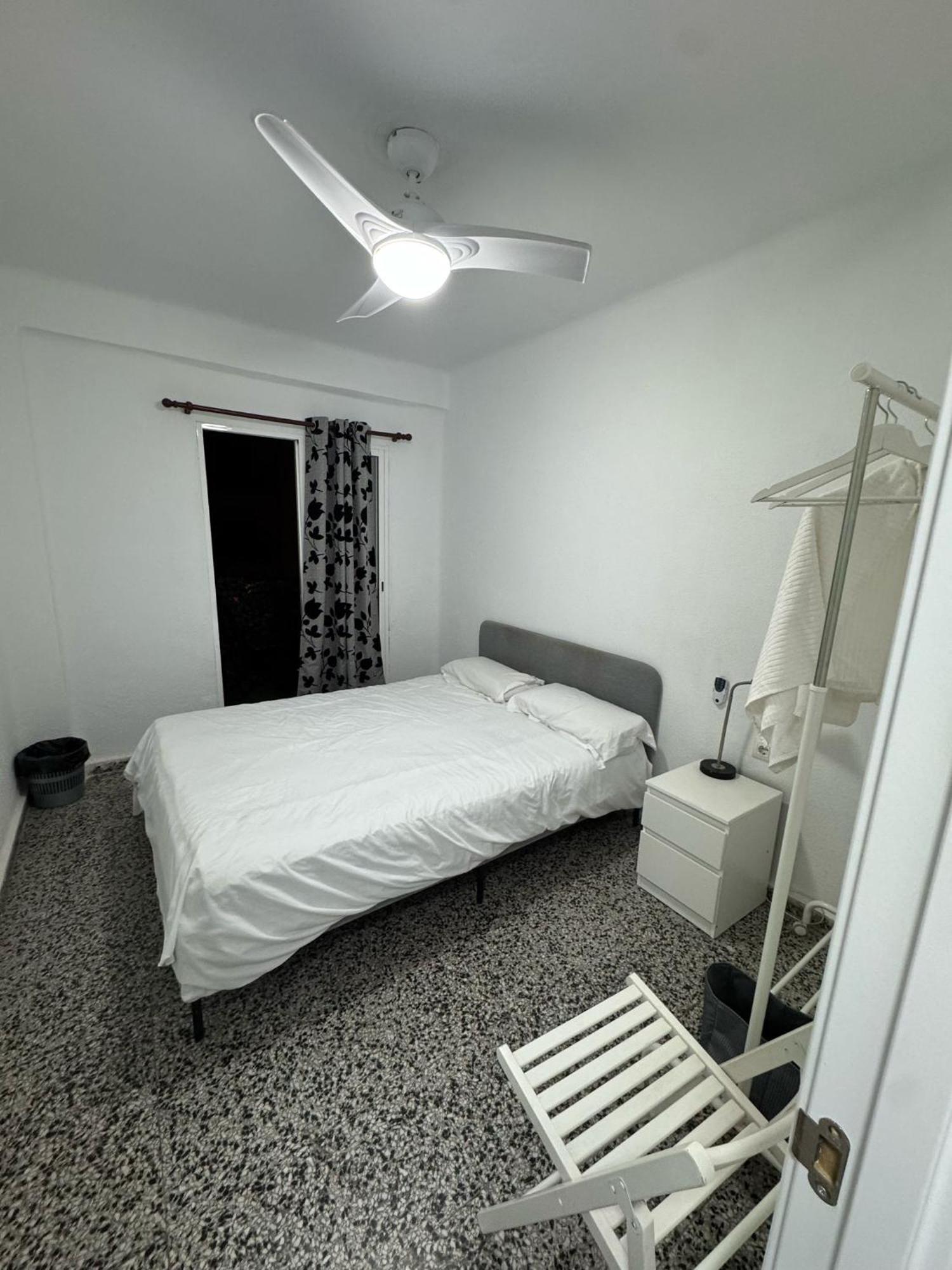 Apartamento De Habitaciones Privadas En El Centro De Malaga Exterior photo